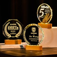 Trophées de récompense en bois massif avec base LED ovale personnalisée Excellent verre lumineux avec impression UV pour médailles et plaques