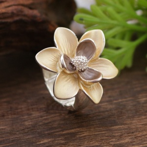 Cao cấp phụ nữ thanh lịch hoa trà hoa men nhẫn cổ điển đàn hồi dây có thể điều chỉnh chunky nhẫn - Product Image 1