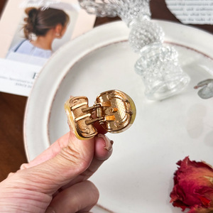 Ultra Léger Portable Papillon Français Jolie Petite Étincelle Conception Grip Durable Coréen Traditionnel Épingle À Cheveux - Product Image 5