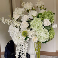 Boule de fleurs artificielle de 70 cm en soie bordeaux avec roses et hortensias suspendus de 50 cm, sur support métallique, pour décoration de table de mariage ou de fête