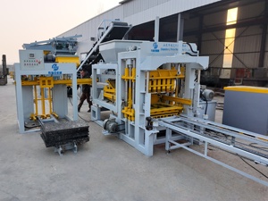 Presse Hydraulique Btc Brique Ladrillos automáticos Fabricación de maquinaria <span class=keywords><strong>Precio</strong></span> China Máquina de bloques de hormigón en Lagos Angola Gambia Uae - Product Image 3