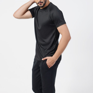 T-shirts de sport pour hommes tendance - Écologiques, col rond, manches courtes, couleur unie, logo et taille personnalisés, tissu respirant, vente en gros - Product Image 6