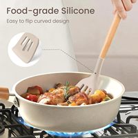 Grosir aksesoris dapur disesuaikan Set memasak silikon pegangan kayu dengan pemegang Spatula karet set alat masak untuk memasak