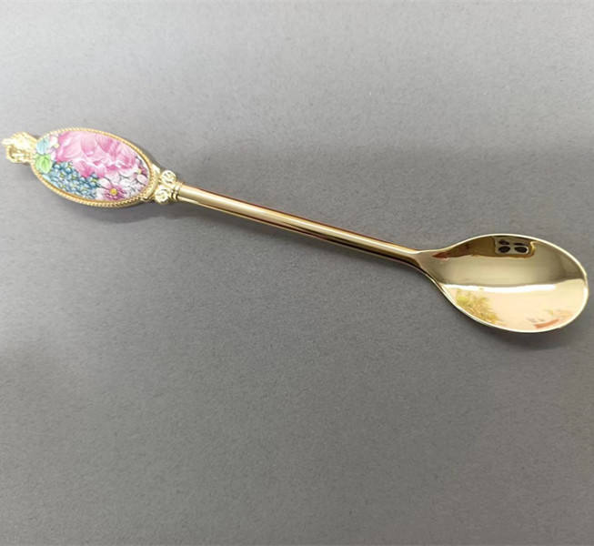 spoon of flowers