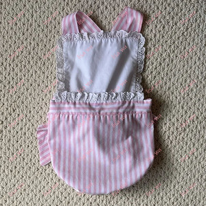 Witte romper met oogjes en strikjes op de rug voor babymeisjes, gebreide gestreepte bubbelromper voor jongens, bijpassende babykleding voor broers en zussen, pasgeboren babykleding - Product Image 3