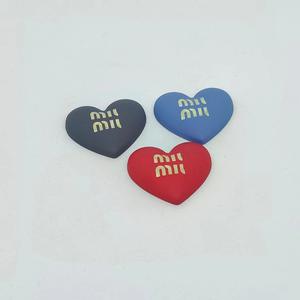 Accesorio de Corazón Metálico Láser Versátil y Moderno de 22*18mm - para Ropa, Accesorios para el Cabello y Fundas de Teléfono - Product Image 1