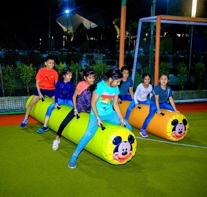 Chenille gonflable <span class=keywords><strong>de</strong></span> course pour activités sportives <span class=keywords><strong>de</strong></span> team building et compétitions - Product Image 2