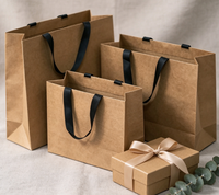 Sac de shopping en papier d'art imprimé sur mesure de luxe avec poignées en ruban pour vêtements et chaussures