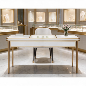 Bureau VIP de luxe à piétement cannelé, pieds cylindriques dorés, présentoir mural intégré, <span class=keywords><strong>table</strong></span> de consultation pour boutique de bijoux - Product Image 2