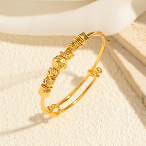 Bracciali Eleganti e Alla Moda in Oro 18K Placcato di Alta Qualità, Disponibili in Vari Design, Realizzati Artigianalmente per Donne - Product Image 4