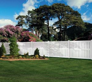 Cerca de Vinil em Promoção e Sem Manutenção, uma Barreira Plástica Durável e Painel de Cerca para Jardim - Product Image 1