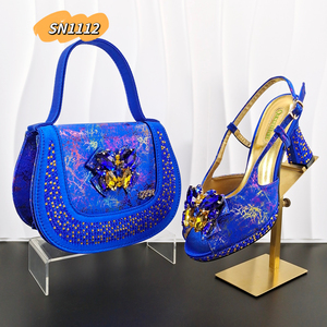 Set di <span class=keywords><strong>Scarpe</strong></span> e Borsa da Sposa in PU di Lusso <span class=keywords><strong>con</strong></span> Strass, Chiusura Slip-On, Resistenti all'Usura, per Donne, Matrimoni e Feste Serali - Product Image 5