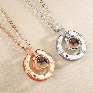 Collier avec pendentif en Projection de message, cadeau de saint-valentin 100 langues, je t'aime - Product Image 3