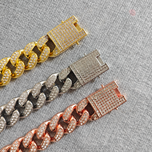 Accesorios de Lujo de Alta Calidad para Mascotas Collar de Cadena Cubana de Metal de 20mm de Ancho con Diamantes de Imitación para Perro y Gato - Product Image 5