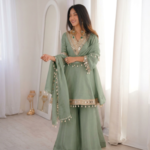 Conjunto de Kurti Corto y Sharara con Bordado de Espejos, Ropa Étnica India al por Mayor, Traje de 3 Piezas de Seda y Chifón de Diseñador, Salwar Kameez Pakistaní - Product Image 4