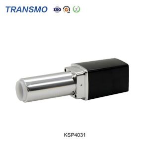 Contenants vides pour rouge à lèvres liquide, tubes de baume à lèvres noirs, rouges à lèvres avec emballage doré - Product Image 4