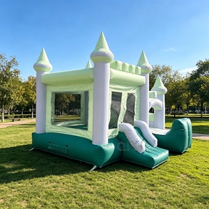 Petit château gonflable rose pour jeux d'enfants, idéal pour la location de fêtes et mariages - Product Image 1