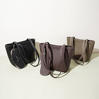 Sac fourre-tout Zenos en cuir véritable, élégant, polyvalent, résistant à l'eau, avec surpiqûres apparentes, pour porter à l'épaule, en bandoulière ou pour les trajets quotidiens