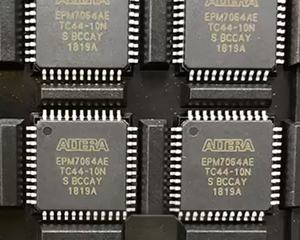 EPM7064AETC44-10N CPLD MAX 7000A 64 แมโครเซลล์ 3.3V 44-TQFP 10ns อุปกรณ์ลอจิกที่ตั้งโปรแกรมได้ภายในระบบ IC - Product Image 3