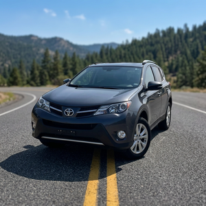 Toyota RAV4 LE d'occasion 2021, automatique, traction avant, turbo, sièges en cuir, jantes R16, conduite à gauche, intérieur foncé - Product Image 2