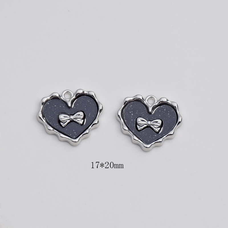 Noeud noir en forme de coeur