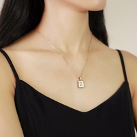 Collier chaîne clavicule anglaise pour femme 26 lettres pendentif en acier inoxydable coquille plaqué or Zircon pierre pour accessoire de pull