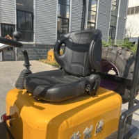 Elektrischer Mini-Radlader 4WD Batteriebetriebener Kleiner Frontlader Emissionsarm für Landwirtschaft Lager Innenbau