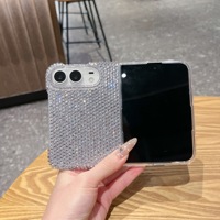 Étui de téléphone de luxe avec chaîne de bracelet entièrement ornée de diamants scintillants pour iPhone Duo, coque antichoc fine et agréable au toucher pour iPhone DUO
