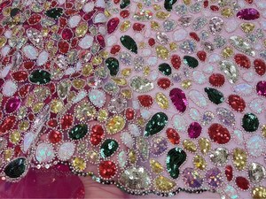 Kain Tulle Mewah Berwarna-warni dengan Permata, Payet Transparan, Rhinestone, dan Renda Berhias Manik-manik - Product Image 2