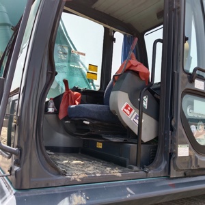 รถขุดไฮดรอลิกตีนตะขาบ KOBELCO SK260D มือสองคุณภาพสูง ผลิตในญี่ปุ่น รุ่นปี 2018 เครื่องจักรก่อสร้างประสิทธิภาพสูง เครื่องยนต์อีซูซุ - Product Image 5