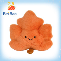 Vente chaude Jouet en peluche personnalisé Peluche douce en tissu Design feuilles d'érable d'automne Poupée animale pour cadeau d'enfant