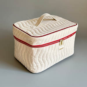 Sac de maquillage de grande capacité, grande taille, beige, en coton, sac de beauté, matériau épaissi, sac à fermeture éclair multifonctionnel - Product Image 1