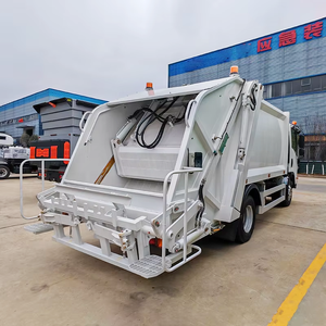 Vente flash : Camion de collecte des ordures ISUZU de petite taille, 6 tonnes, 4x2, 6m3, camion compacteur de déchets - Product Image 5