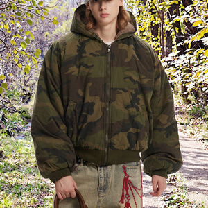 Veste de course à capuche en laine peignée camouflage d'hiver épaisse décontractée en coton polyester Custo avec col en fourrure, logo frontal, respirante et coupe-vent - Product Image 3
