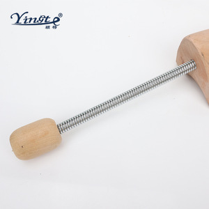 Calzadores de madera Yinste de tamaño ajustable para zapatos de cuero, para dar forma y prevenir arrugas. - Product Image 3