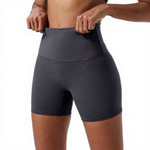 กางเกงขาสั้นโยคะเอวสูงผ้าเนื้อนุ่มสีพื้นเรียบง่ายสำหรับผู้หญิง ทรงวีเอว ยืดหยุ่นได้ - Product Image 1