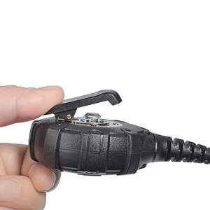 Baofeng <span class=keywords><strong>2</strong></span>-Pin K & <span class=keywords><strong>M</strong></span> نوع مايكروفون PTT دائري ° مشبك خلفي لاسلكي ملحقات راديو Ht ميكروفون مكبر صوت الكتف - Product Image 5