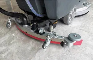 Mesin Pembersih Isi Ulang Baterai Otomatis Listrik Komersial Berjalan Di Belakang Scrubber Lantai Kecil