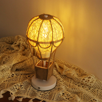 Lampe de table ronde en rotin à piles pour la décoration intérieure Lampe à lumière chaude Lampe tactile rechargeable pour le salon