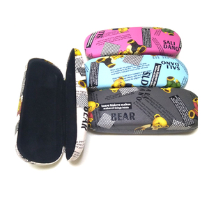 مخصص للقراء لطيف مضحك الجلود إطار مربع و حافظة نَظَّارة - Product Image 4