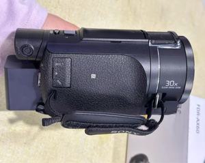 Gebrauchte Sony FDR AX60 4K HDR Handycam Camcorder mit ZEISS-Objektiv, versandbereit. - Product Image 3