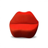 Canapé en bois rouge à lèvres, style influenceur, design italien, avec housse amovible et lavable, idéal pour salons, salons de beauté et magasins de vêtements