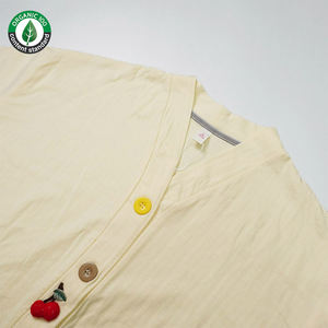 100% pyjamas pour femmes en coton biologique respirant le plus doux et confortable, pyjama de couchage avec pantalon à col en V avec logo personnalisé en gros - Product Image 2