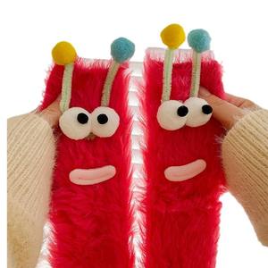 HY-4778 nouveau drôle chaussettes fille créatif chenille conception équipage corail polaire chaussettes femmes plus chaud sol bas hiver - Product Image 6