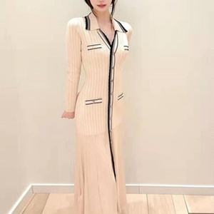 Robe élégante en coton à col en V pour femme, tricotée, à manches longues, moulante, avec boutons, pour le printemps et l'automne - Product Image 3