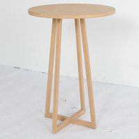 Petite table de bar en bois massif de conception minimaliste moderne nordique quantité minimale de commande pour la décoration d'événement de fête de mariage