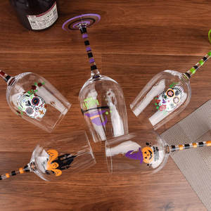 Copas de Vino Pintadas a Mano para Halloween, Copas con Diseño de Calavera, Fantasma y Castillo, Copas de Vino Tinto con Tallo Rayado para Regalos y Decoración de Fiestas - Product Image 5