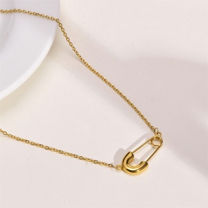 Collar de Moda con Dije de Imperdible de Acero Inoxidable Chapado en Oro de 18k para Mujer, Cadena de Eslabones Casual Deportiva, Regalo para Aniversario o Fiesta - Product Image 5