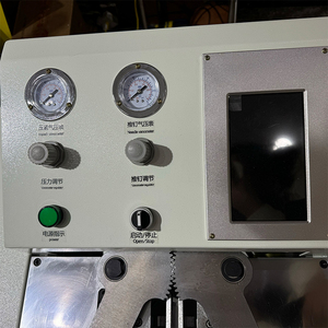 Machine de clouage <span class=keywords><strong>à</strong></span> écran tactile pneumatique CNC Cadre photo faisant la machine Cadre photo <span class=keywords><strong>Joint</strong></span> Machine - Product Image 4