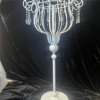 Nouveaux accessoires de mariage, vases à fleurs en fil blanc pour la décoration des salles de mariage, arrangements floraux, ornements décoratifs en provenance de Chine